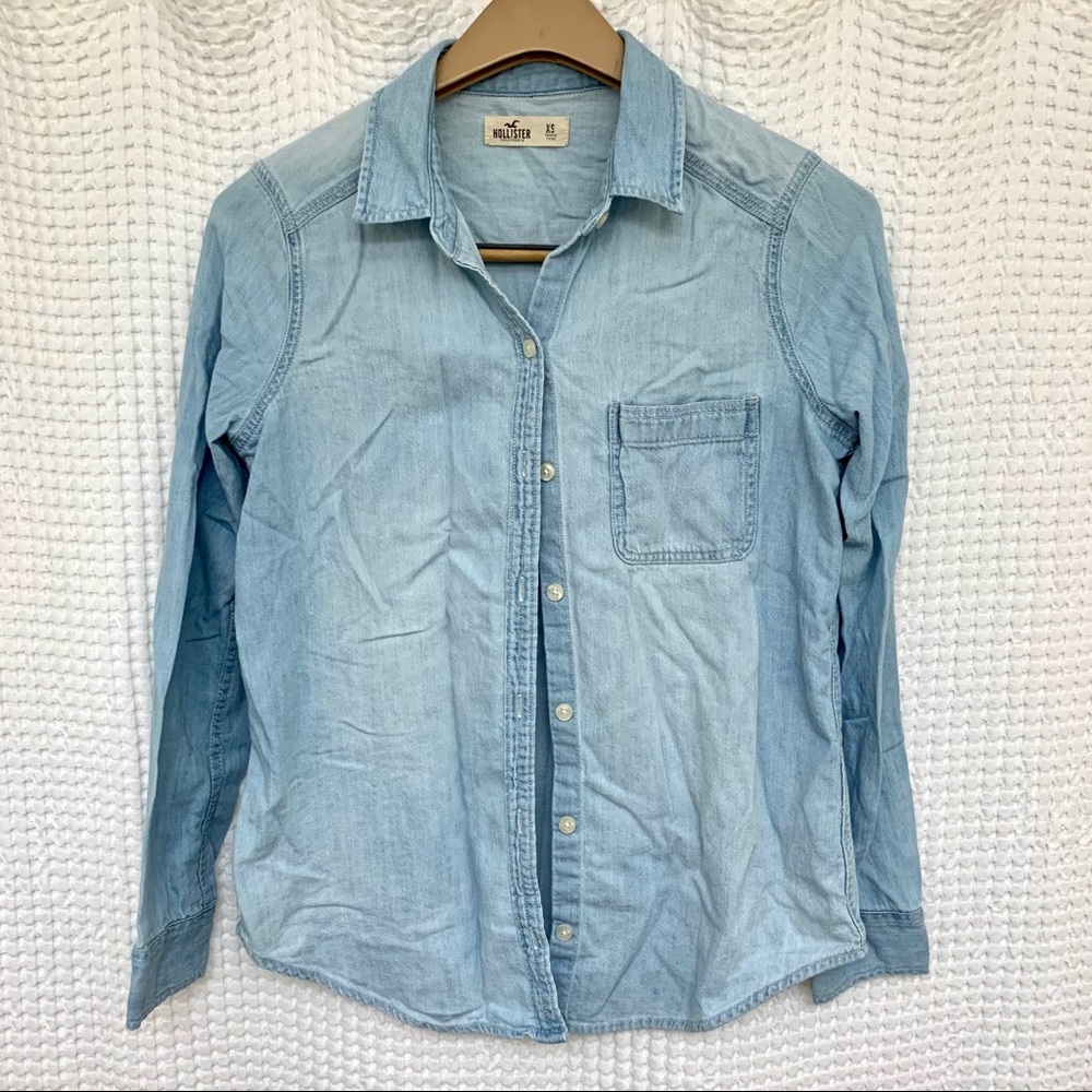 HOLLISTER DENIM BUTTON DOWN SIZE XS!!!